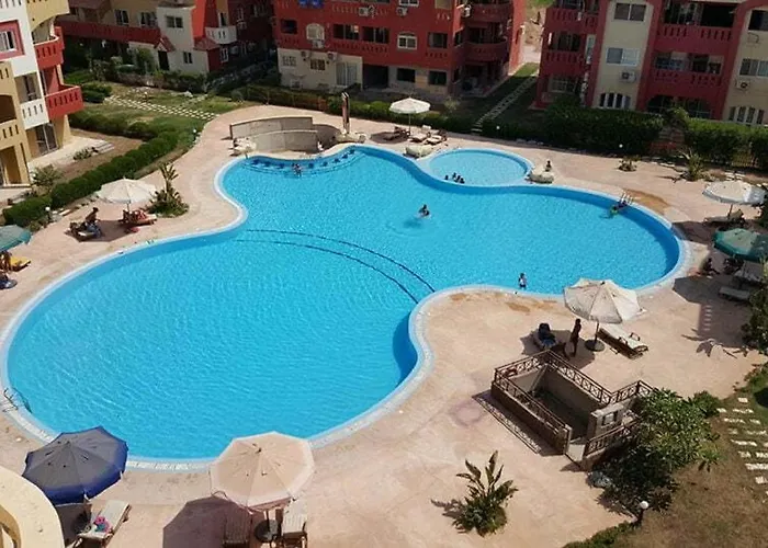 Daire 2 Bedroom With Pool View *